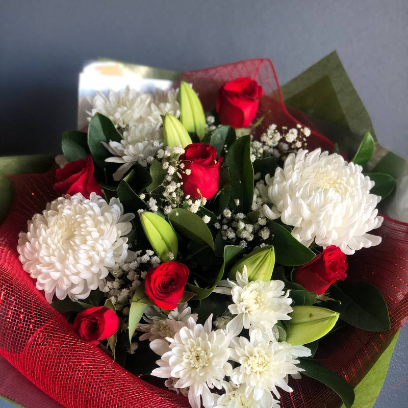 White LILY & Rose Bouquet